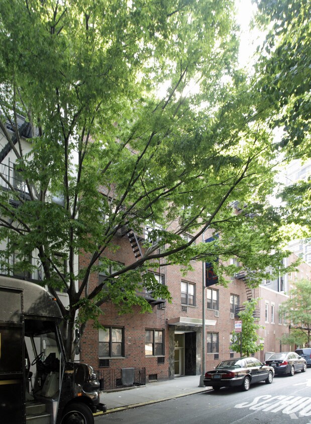 Foto del edificio - 404 E 75th St