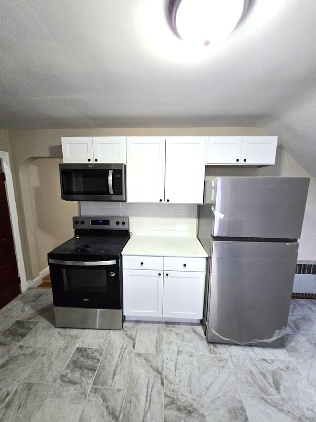 Building Photo - 848 Smith St