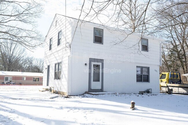 Foto del edificio - 1857 W 60th St