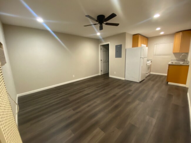 Building Photo - 8 Panoramic Ave