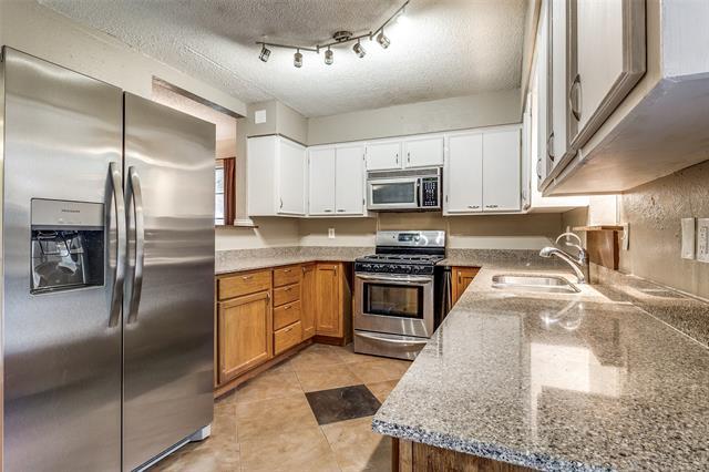 Foto del edificio - 8331 Lullwater Dr