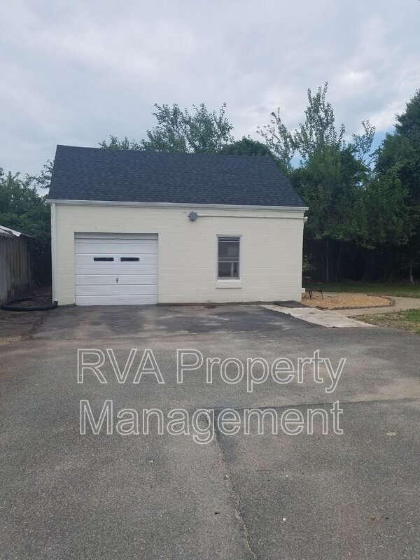 Building Photo - 13 W Berry St