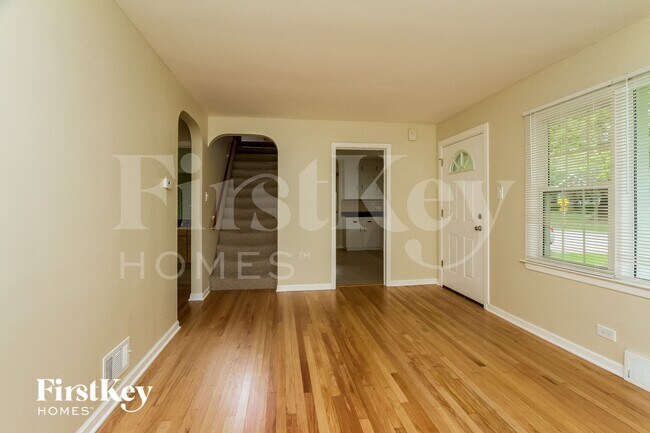 Building Photo - 40 2nd St