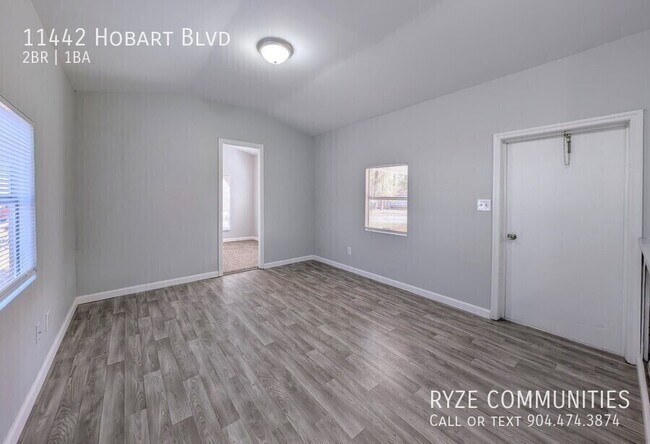 Foto del edificio - 11442 Hobart Blvd