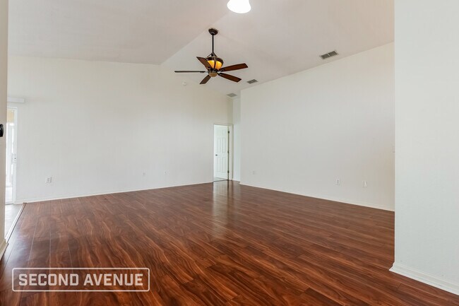 Foto del edificio - 8021 Princeton Manor Cir
