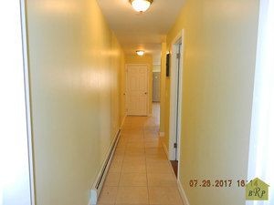 Building Photo - 556 E 86th St