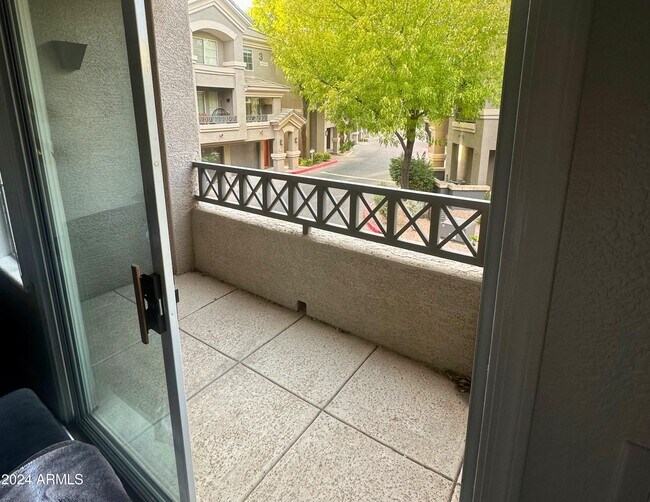 Foto del edificio - 4455 N Paradise Vlg Pkwy S