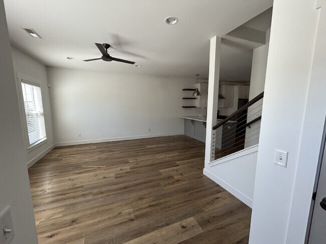 Foto del edificio - 3BD 2.5 BA DANSBY DR CONDO AVAILABLE FOR RENT NOW