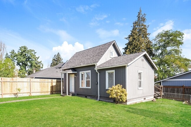 Building Photo - 2127 Harrison Ave