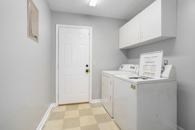 Foto del edificio - 104 Oak Park Ct