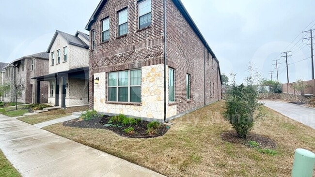 Building Photo - 7529 Regal Ln
