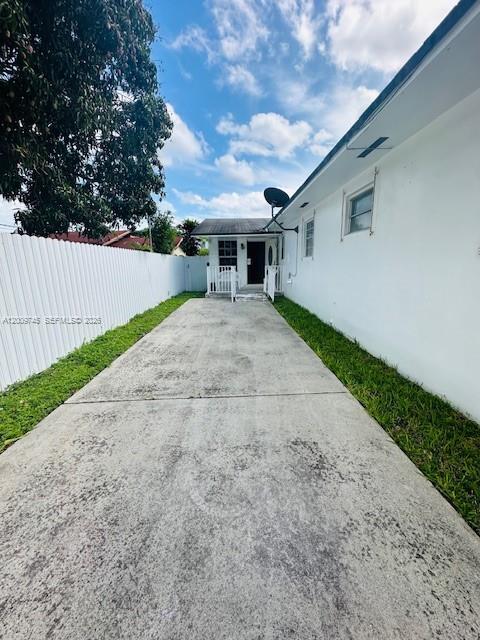 Foto del edificio - 3418 SW 23rd Terrace