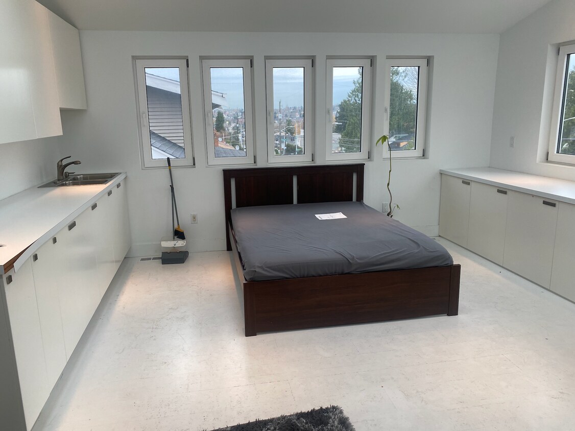 Foto principal - 2909 23rd Ave S
