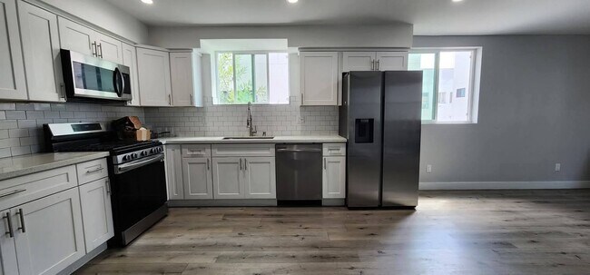 Foto del edificio - 4651 W 18th St