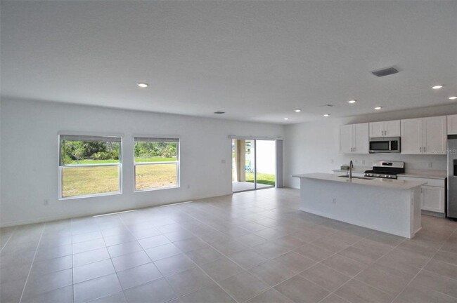 Foto del edificio - 6341 Milestone Lp