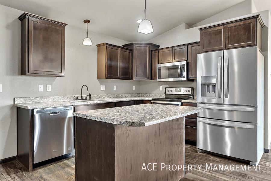 Foto principal - 513 Pride Ct