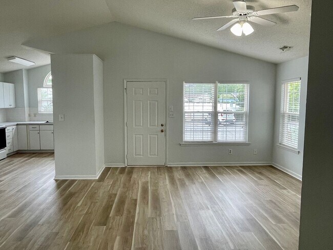 Foto del edificio - 2 Bedroom 2 Bath  with Flex Room, located in Saltaire Village