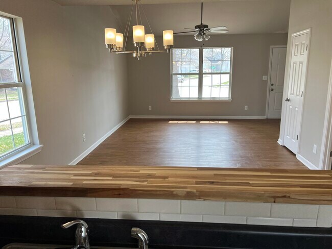 Building Photo - 2419 Santa Rosa Ct