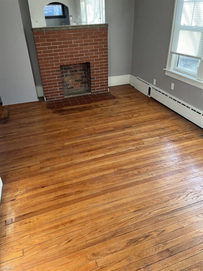 Foto del edificio - 2 br, 1 bath Duplex - 12533 E Outer Dr # 1