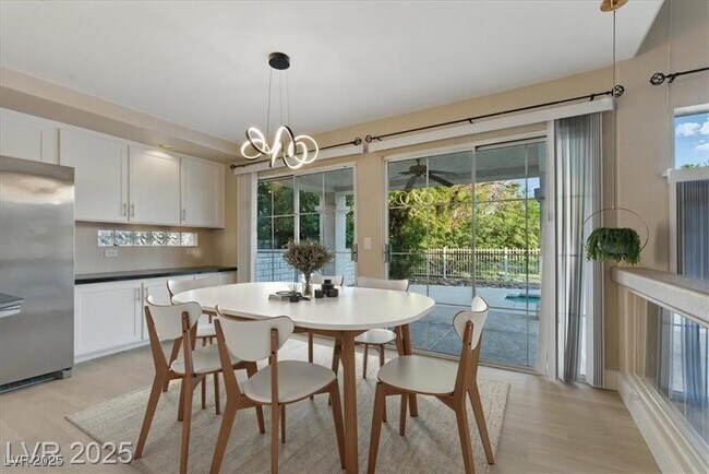 Foto del edificio - 2445 Antler Point Dr