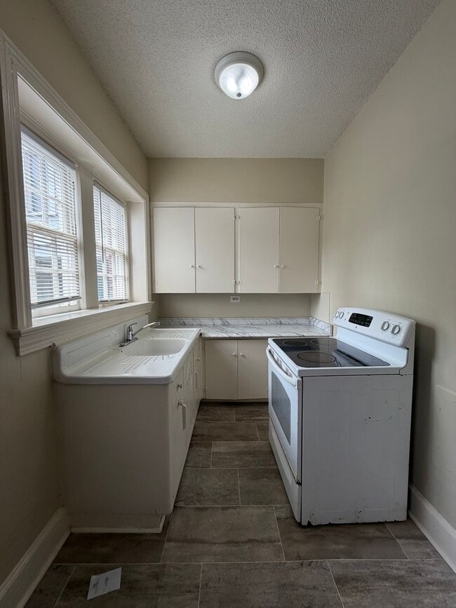 Building Photo - 1143 A&amp;B N Broad St.