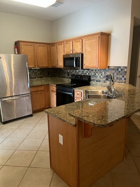 Building Photo - 28153 Chateau Dr