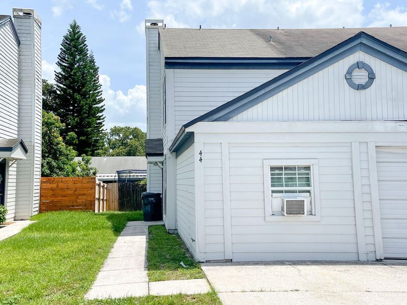 Primary Photo - 1100 Lowry Ave