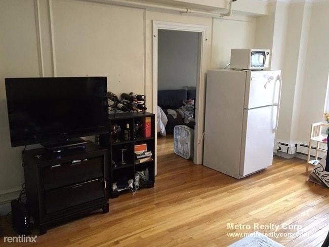 Building Photo - 1284 Beacon St