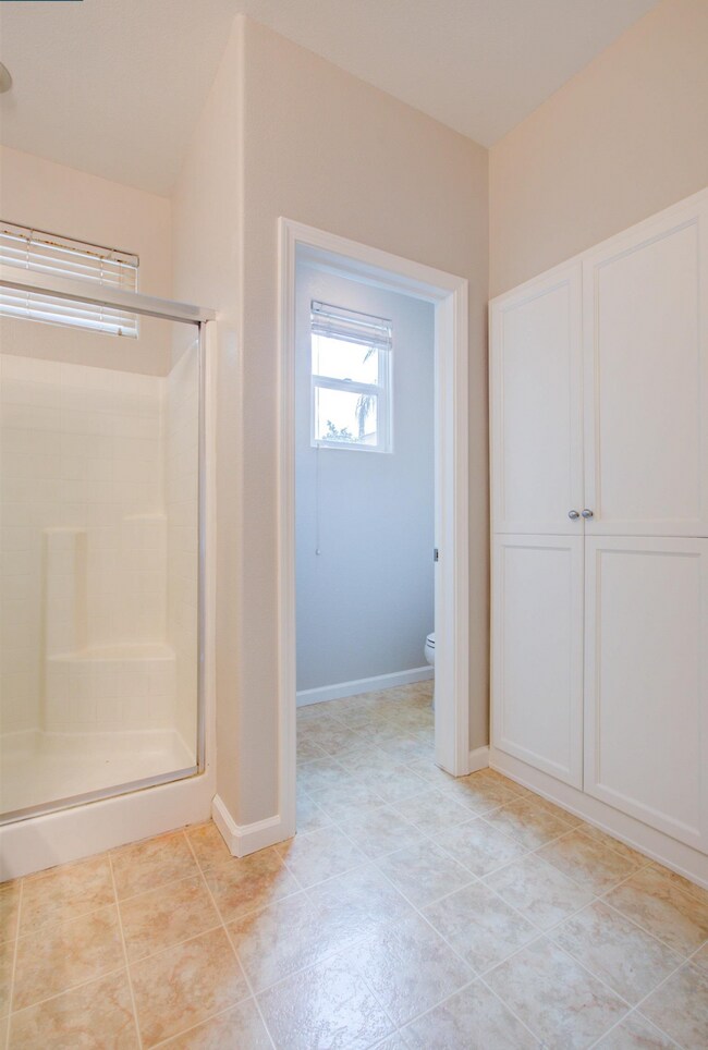 Photo - 530 Barclay Way House