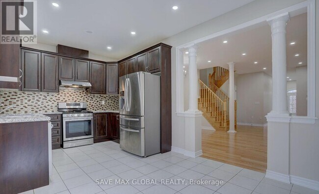 Building Photo - 62 Ebury Dr