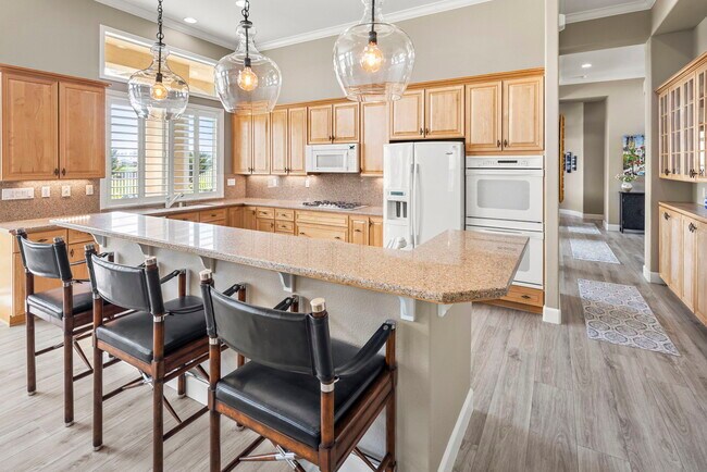 Kitchen - 841 Northfield Ln