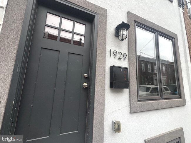 Building Photo - 1929 Dudley St