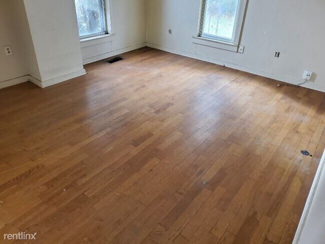 Building Photo - 3 br, 2 bath House - 216 E Xenia Dr A Unit A