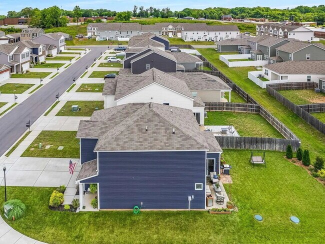 Building Photo - 324 Victory Cir