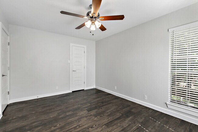 Building Photo - 6205 Hyside