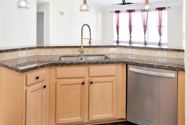 Building Photo - 275 Murcia Dr