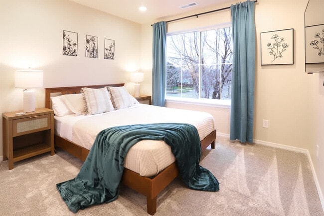 Foto del edificio - 717 E Elgin St