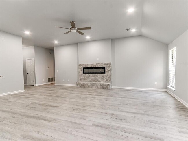 Foto del edificio - 5612 SE 87th St