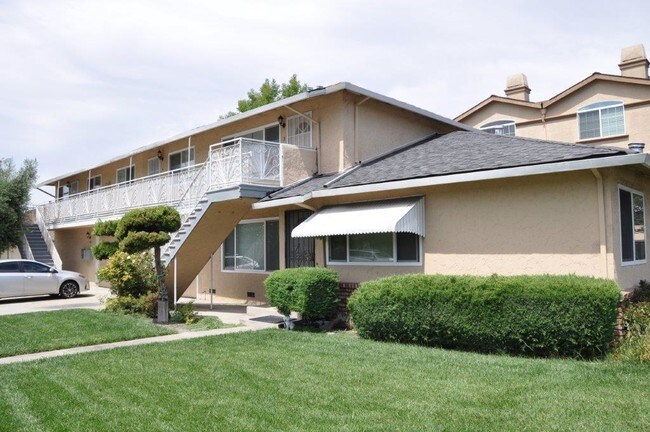 Foto del edificio - 803 Maryann Drive