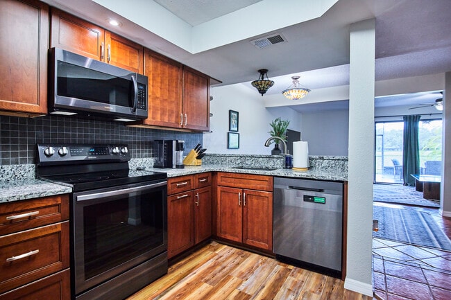 Foto del edificio - 779 Fairwood Ln