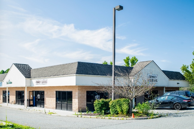 Building Photo - 39 Crystal Run Rd