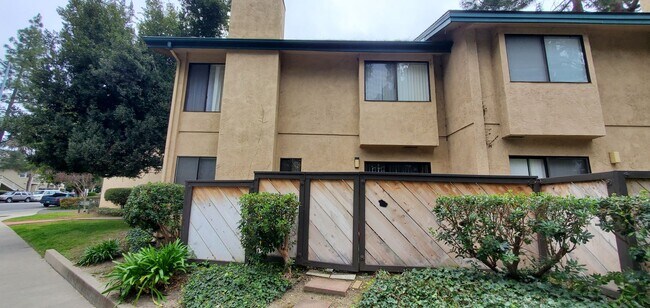 Foto del edificio - 570 Peach St