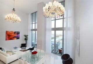 Building Photo - 1100 Biscayne Blvd