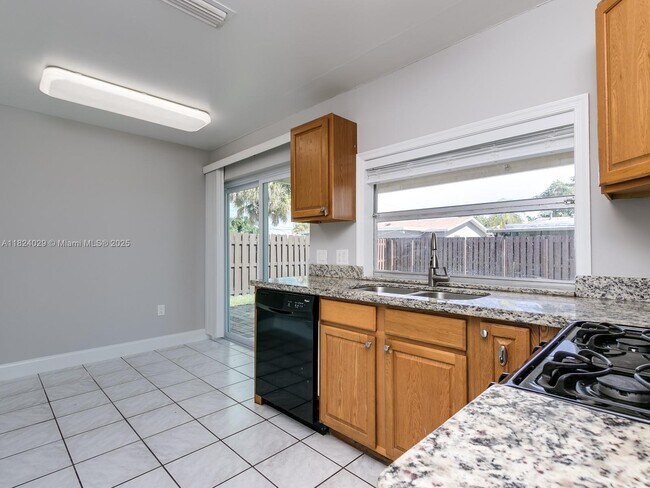 Foto del edificio - 11461 NW 32nd Pl
