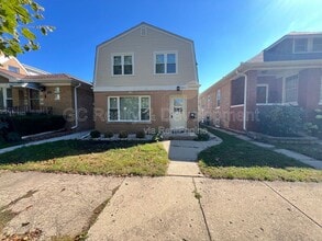 Building Photo - 5125 N Mason Ave