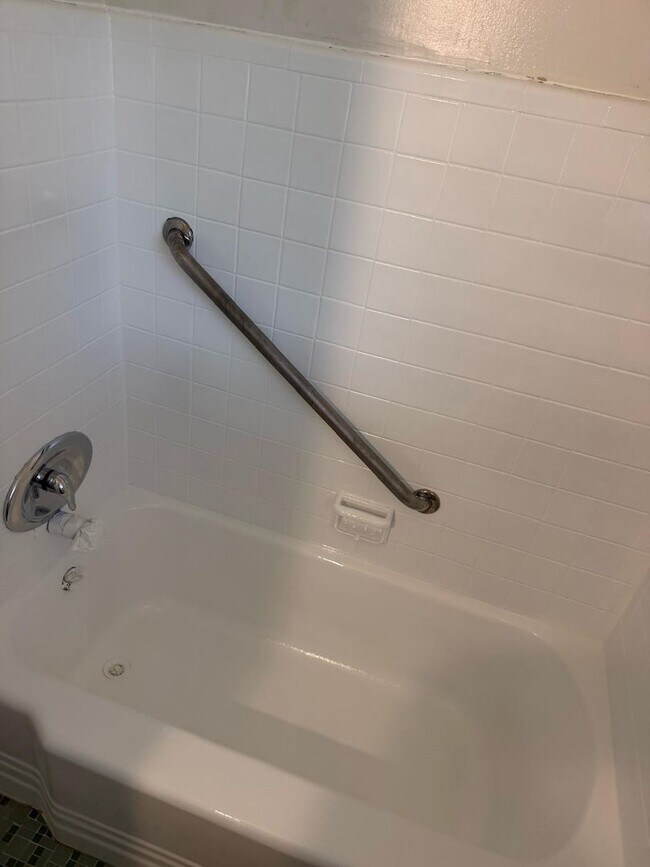 Building Photo - Affordable 3 Bedroom for Rent! Easy Move In