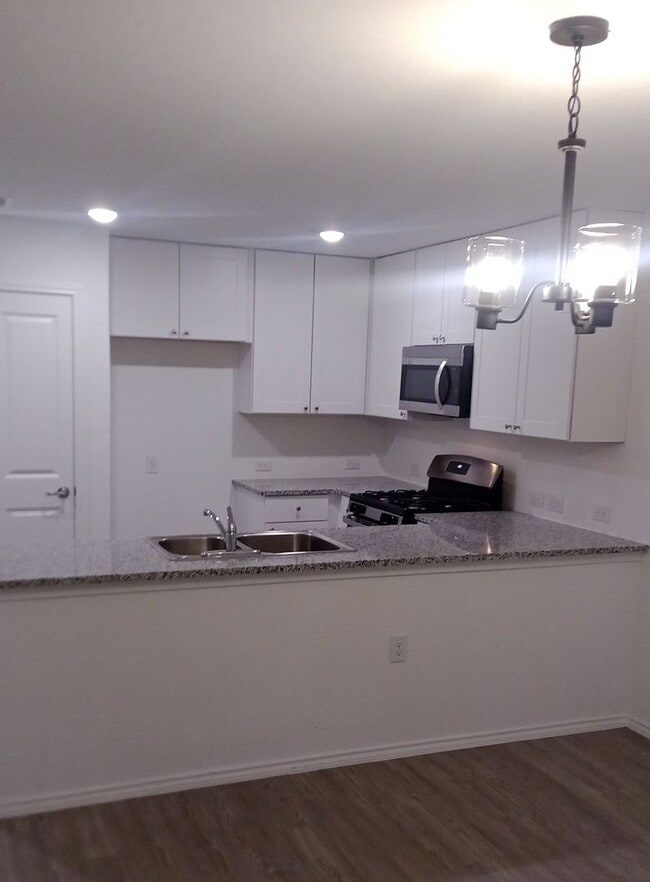 Photo - Spacious 4 Bed / 2.5 Bath Home