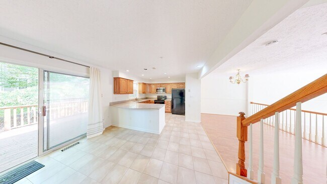 Foto del edificio - READY TO GO 3 LVL - 3 bed + 2 full and 2 half bath TH