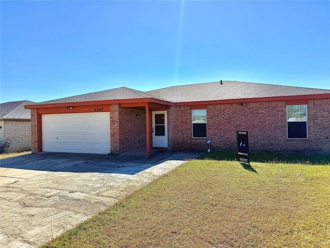 Building Photo - 4302 Janelle Dr