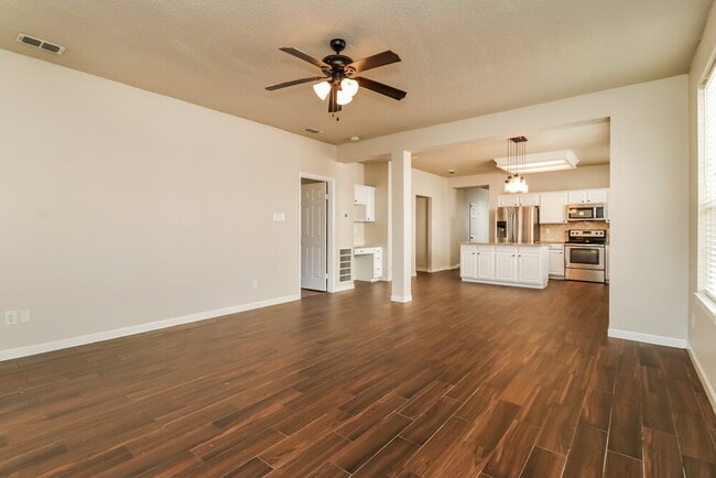 Building Photo - 8821 Pedernales Trail